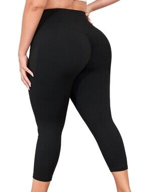 PLUS SIZE High-Waist Ruched Butt Lift Capri 21" Leggings - Black